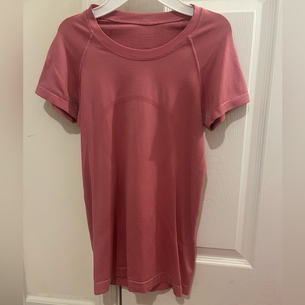Lululemon swiftly tech short sleeve